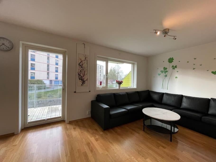 3 Sleeping Rooms For 82M2 Which Direct Traffic To Airport And City Center Bergen Eksteriør billede